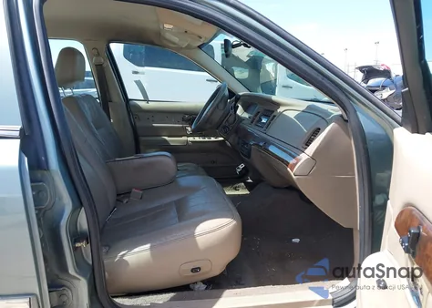 2005 Mercury Grand Marquis Ls/Lse from USA, damaged, VIN 2MEFM75W55X643620